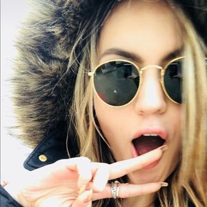 Meet your Posher, Manuela